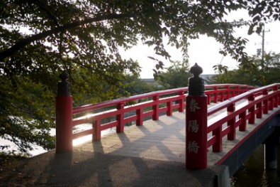 弘前公園（弘前城）の春陽橋
