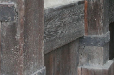 弘前公園（弘前城）の亀甲門の矢傷跡