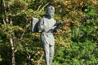 弘前公園の二宮尊徳像