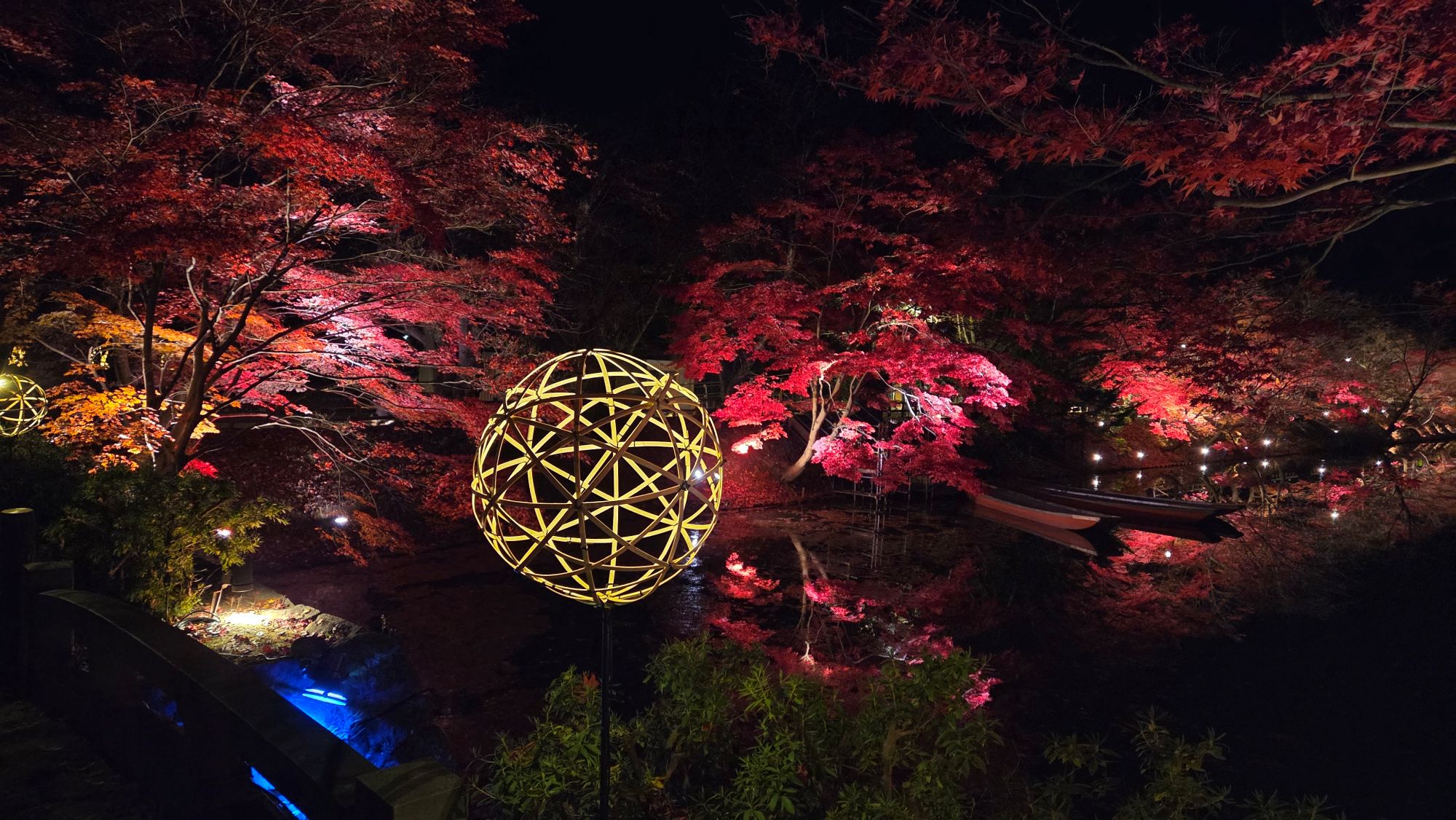 2026年10月30日(金)～11月8日(日)開催 「弘前城菊と紅葉まつり」